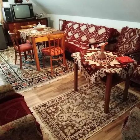 Guest house Casa Traditionala Subcetate 2*